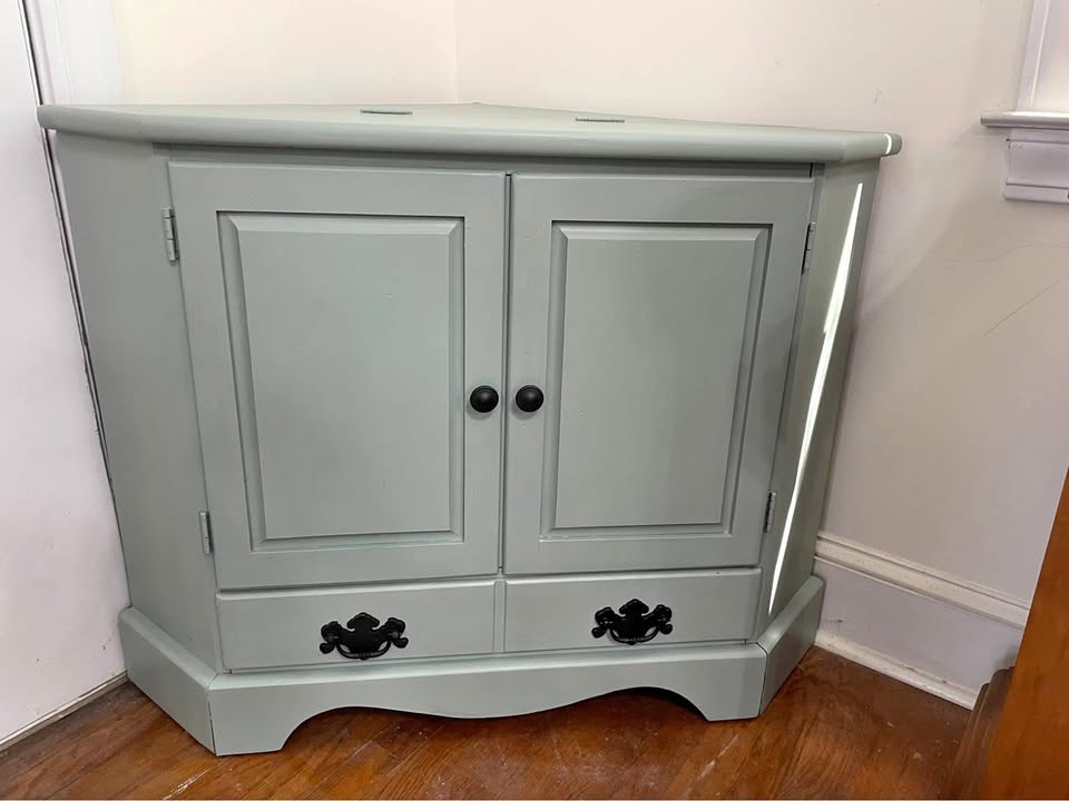 Ethan Allen Corner Cabinet/TV Stand