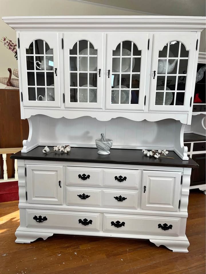 Solid Pine Hutch