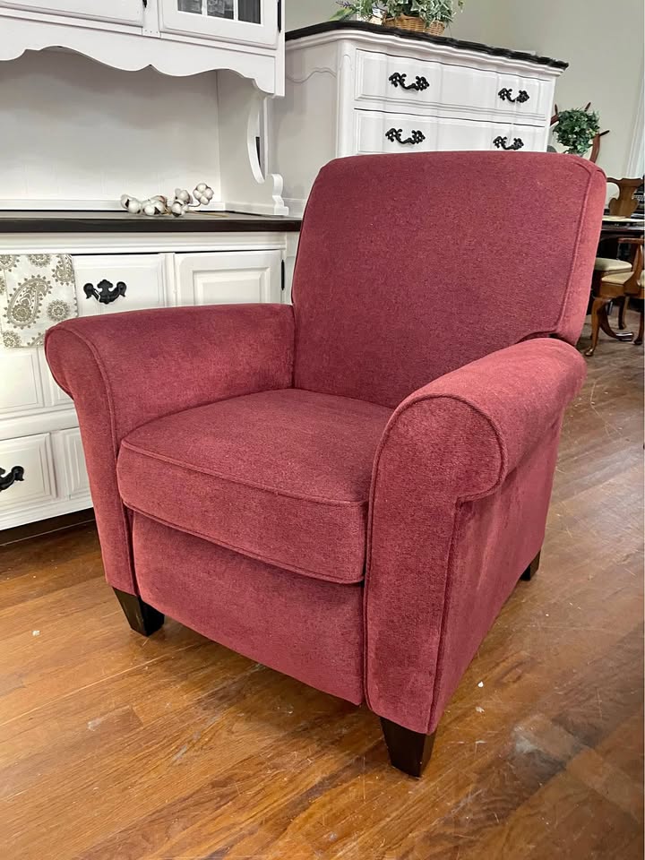 Recliner by Flexisteel of Georgia