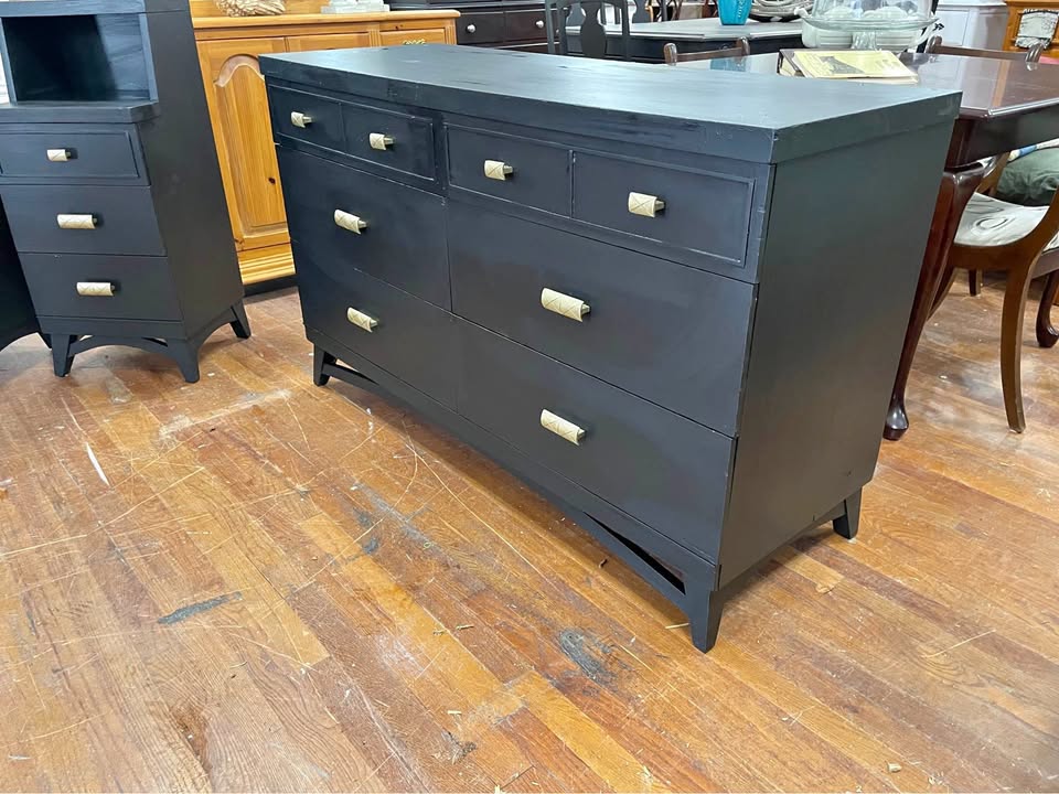 MCM Dresser