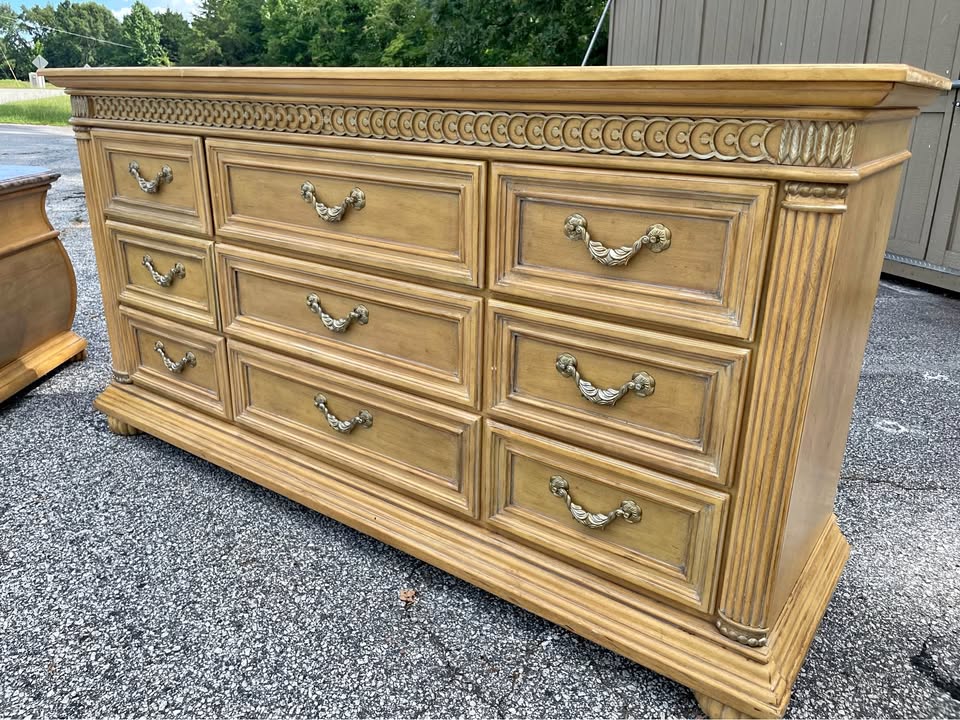 American Signature 9-Drawer Dresser