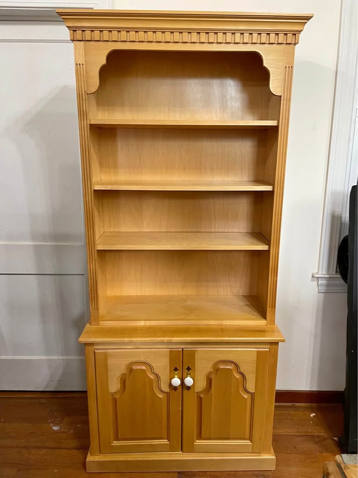 Pine Wooden Hutch Bookcase with Storage Cabinet
