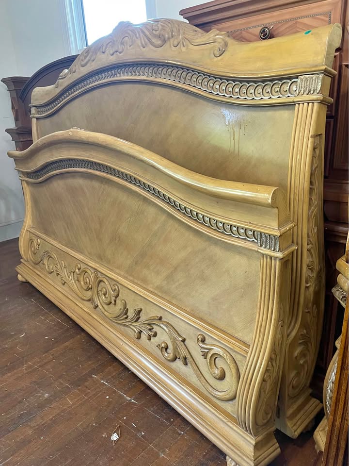 American Signature Grand King Bed