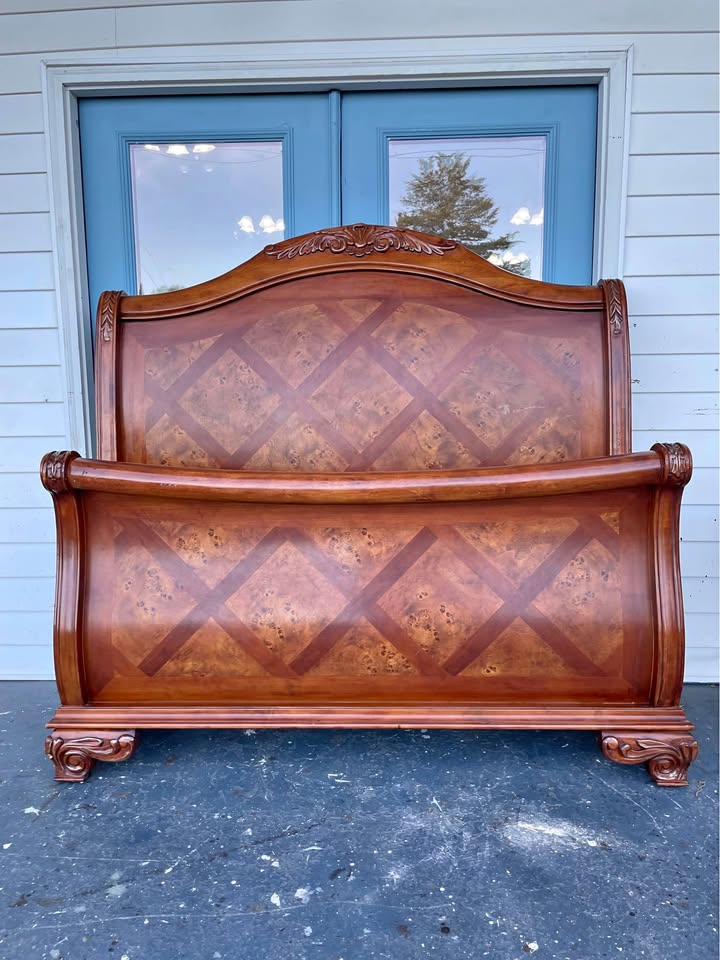 Ornate Burl Wood Queen Sleigh Bed Set
