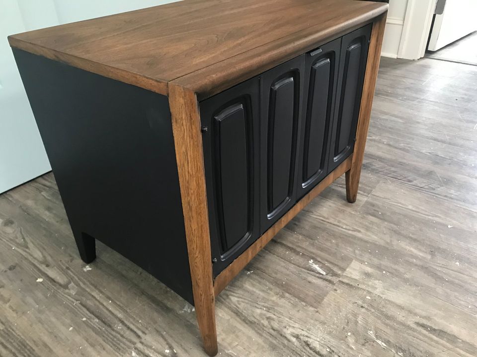 2 Door Cabinet