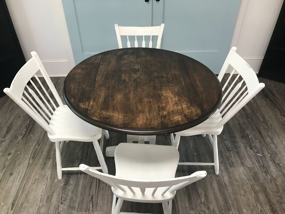 Table and 4 Matching Chairs