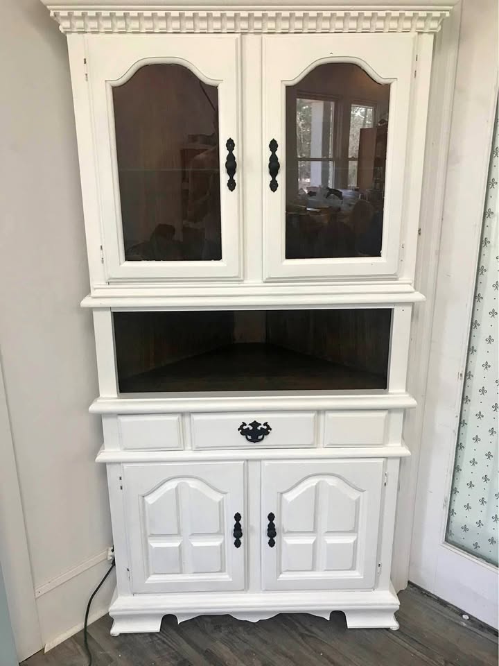 Farmhouse Corner Hutch/ Cabinet