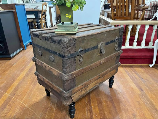 Vintage Trunk Coffee Table/Storage