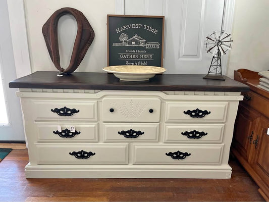 Long Dresser