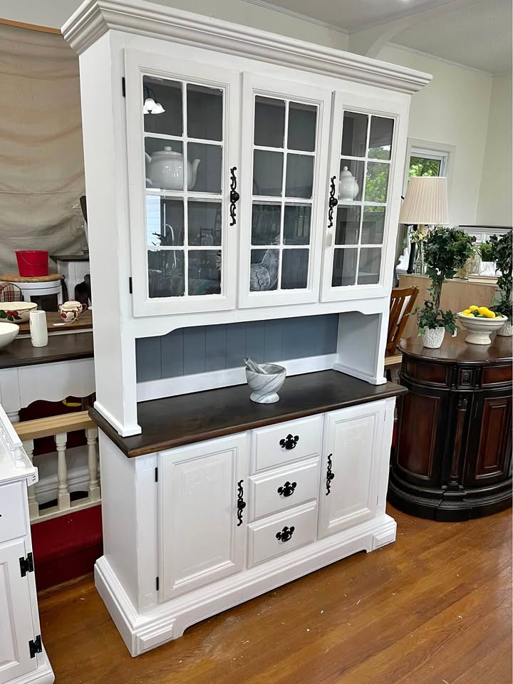 Farmhouse Hutch