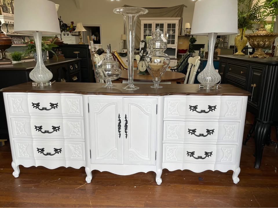 Thomasville French Provincial Long Dresser