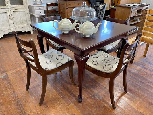 Table and 4 Matching Chairs
