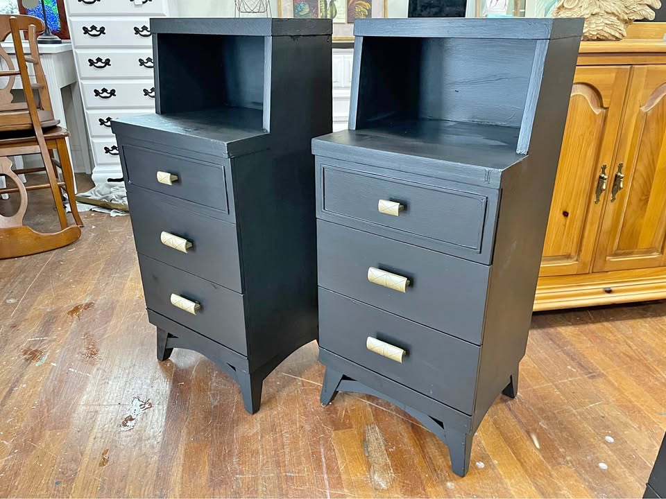 Pair of MCM Nighstands