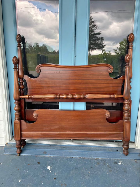 Vintage Pineapple Full Sized Four Poster Bed Frame