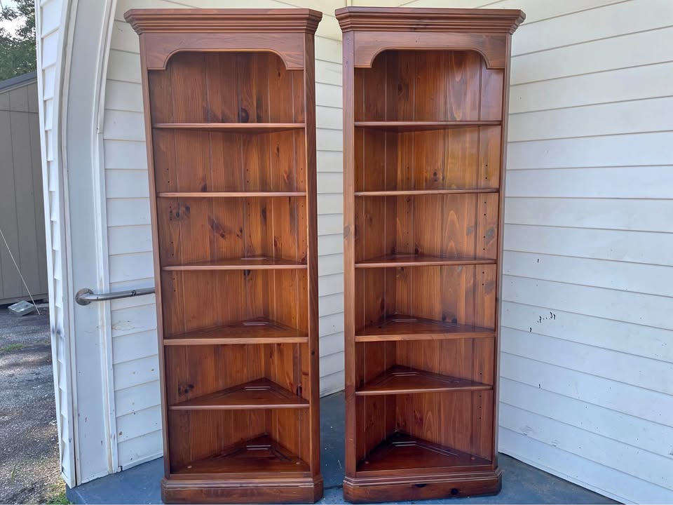 Ethan Allen Pair of Corner Bookcases