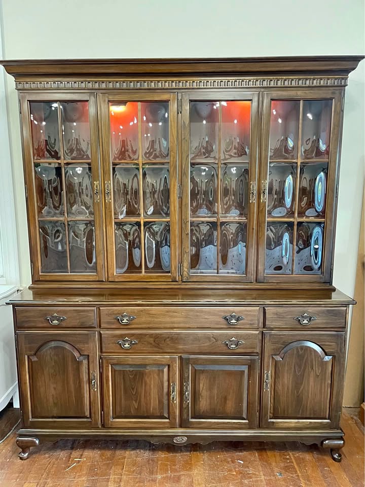 Ethan Allen Hutch