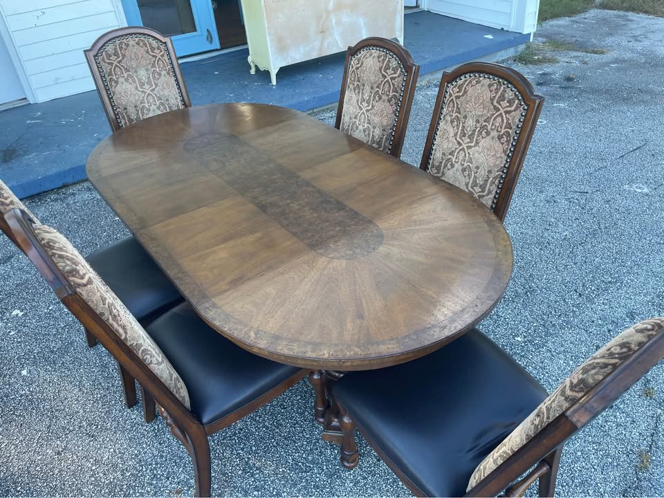 Pedestal Dining Table with 6 Upholstered Chairs and 3 Leaves