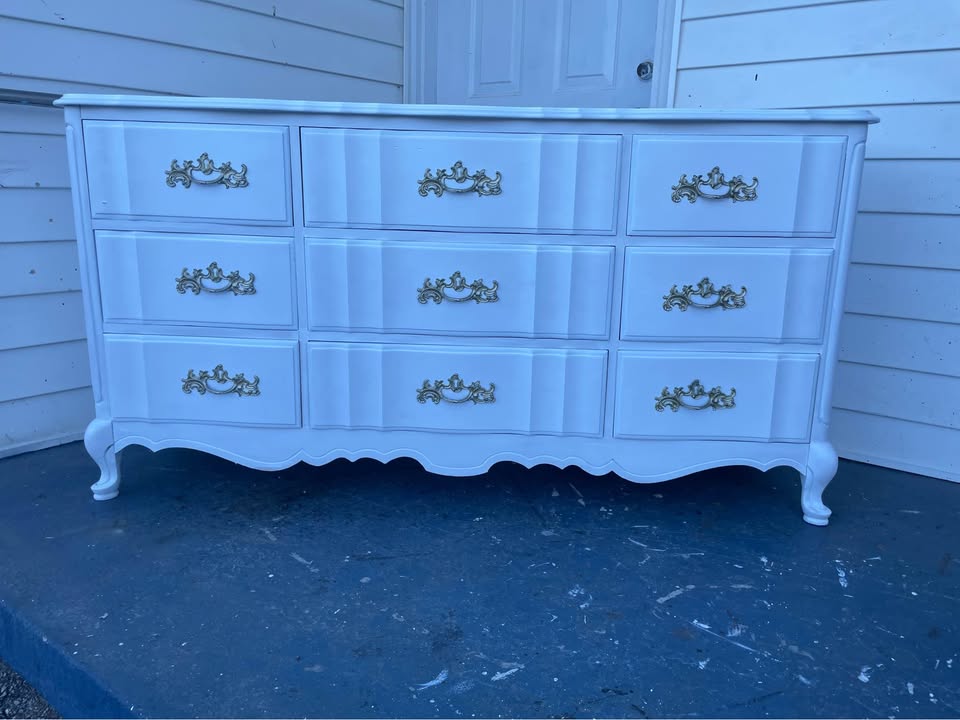 Bassett French Provincial 9-Drawer Dresser