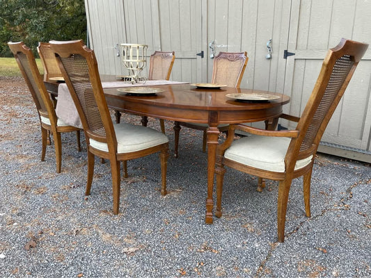 Drexel Francesca Dining Table, 2 Leafs and 6 Chairs